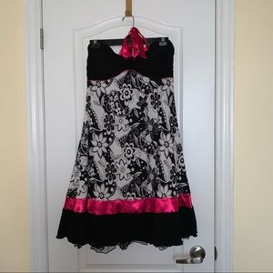 BLACK AND WHITE FLORAL HALTER FORMAL DRESS SIZE L
